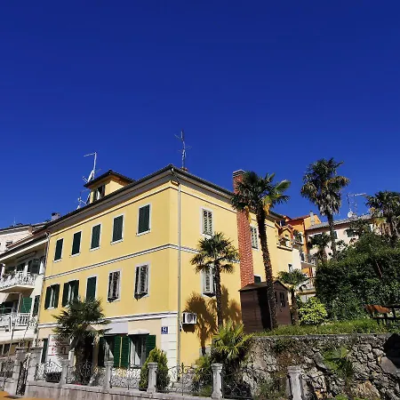 Varglien, With Garden Place Appartement Opatija