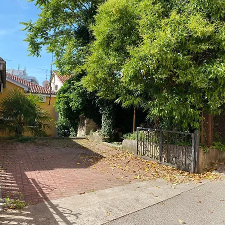 Varglien, With Garden Place